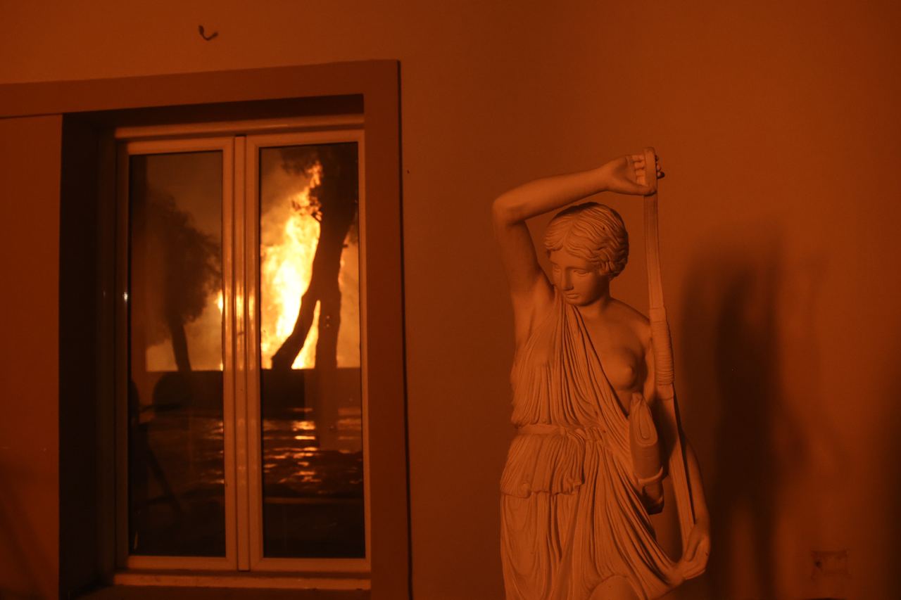 El calor y los incendios devastan el Mediterráneo oriental