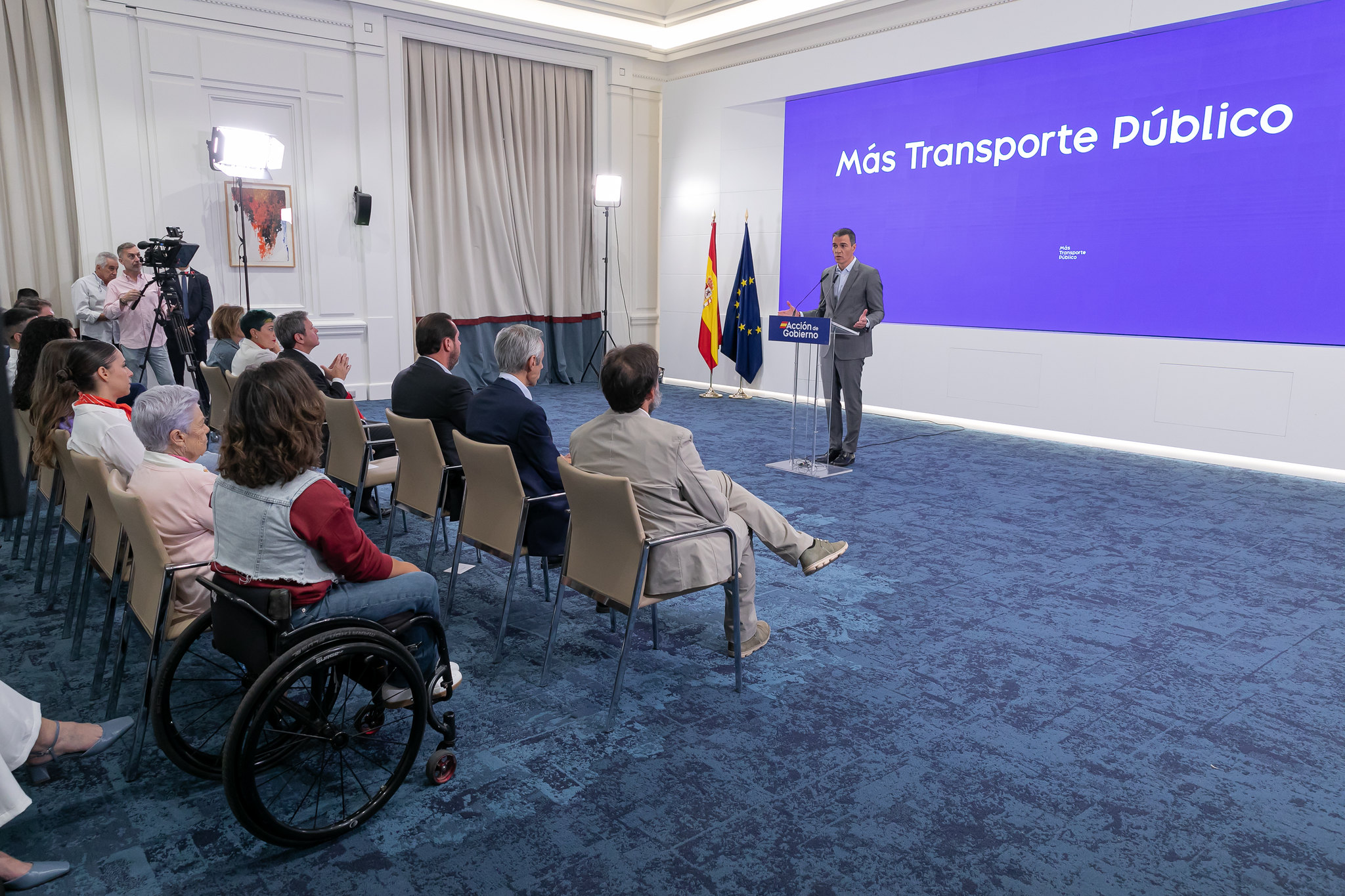 El Gobierno anuncia 40 millones para la compra de bicicletas eléctricas y mejorar los sistemas municipales de bicis