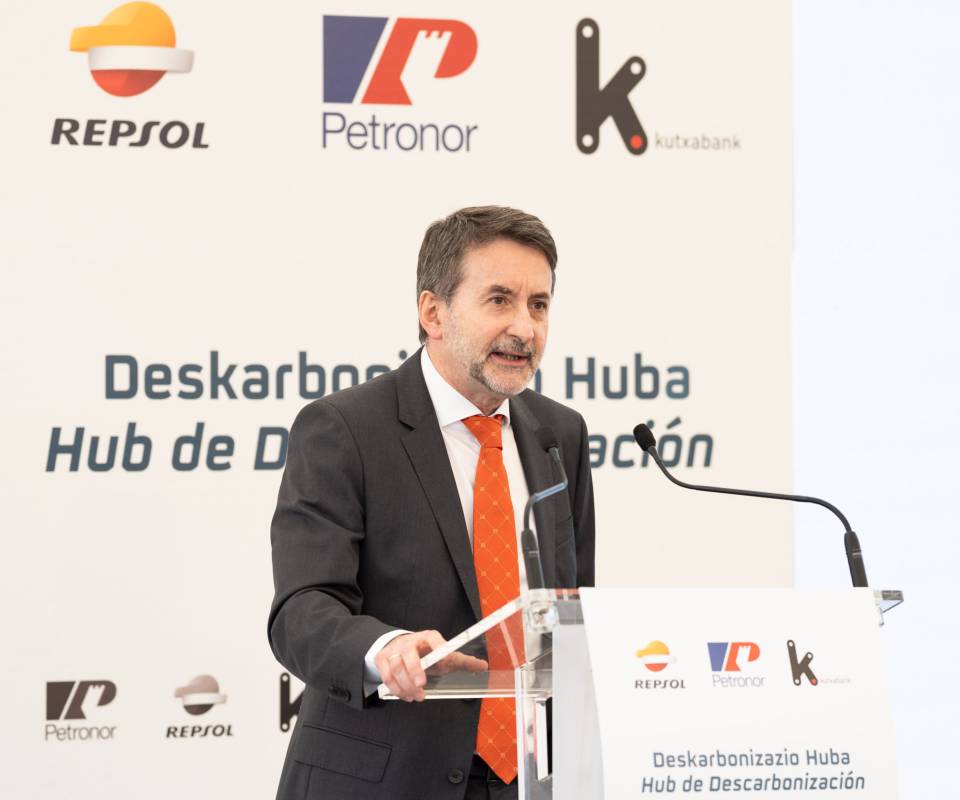Repsol presiona para que el Gobierno no haga permanente el impuesto extraordinario a las energéticas