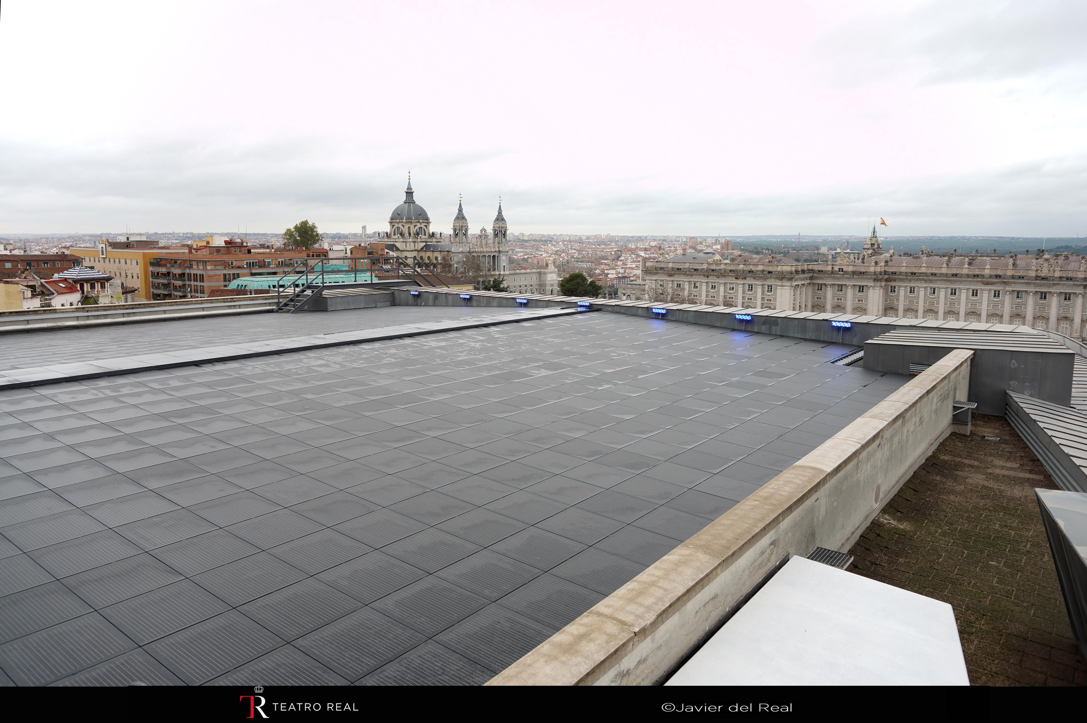 El Teatro Real inaugura su cubierta solar transitable