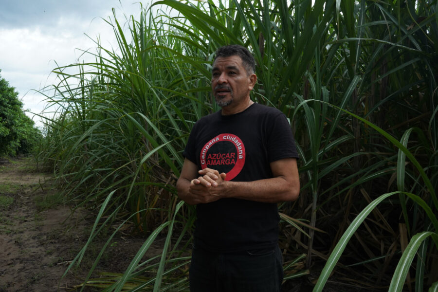 Bernardo Belloso trabaja para CRIPDES, una organización que promueve la organización territorial y la incidencia en políticas públicas en el ámbito rural y que forma parte del movimiento Azúcar Amarga, que denuncia los impactos socioambientales de este cultivo. Laura Villadiego.